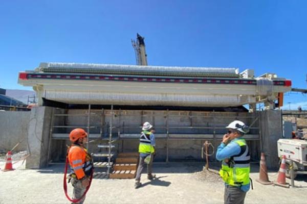 Filter press for tunnel sludge treatment