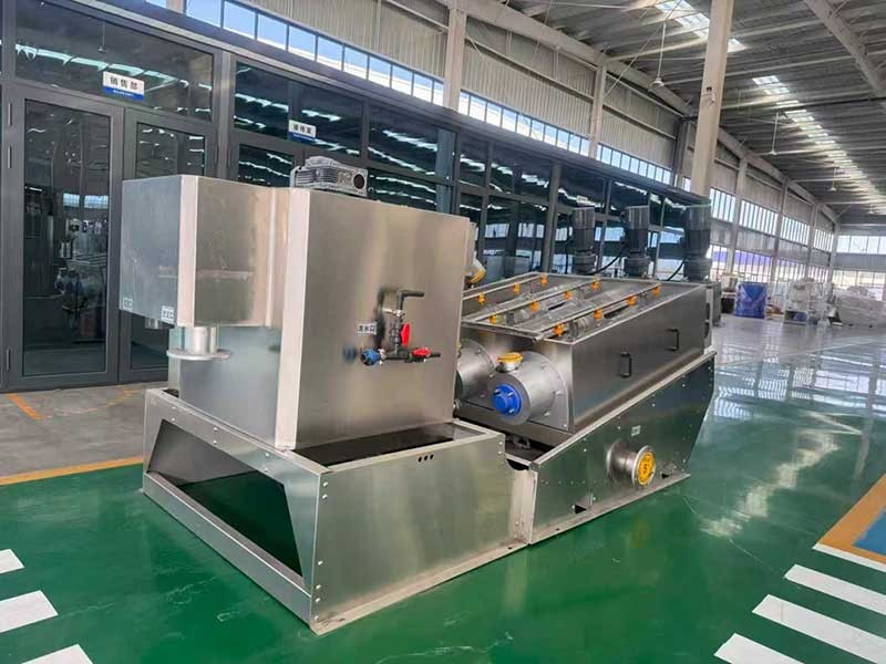 Stacked sludge thickener