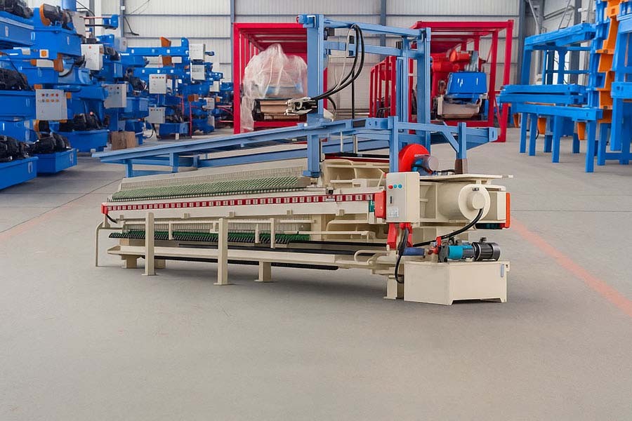 Water-flush filter press