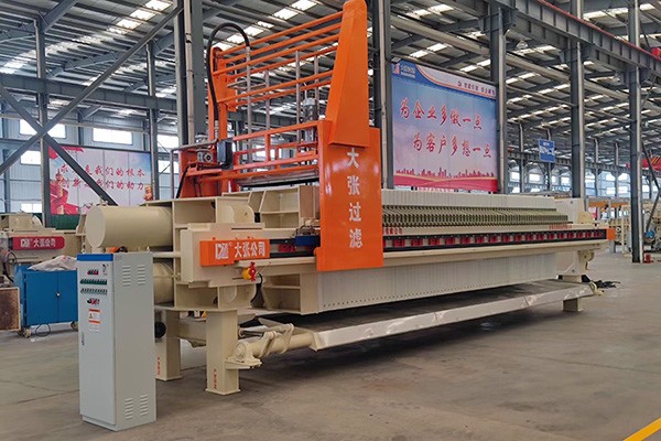 Water-flush filter press